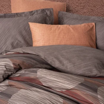 Posteljina FLUSS – 100% pamučna posteljina s apstraktnim geometrijskim uzorkom u zemljanim tonovima – Nobil